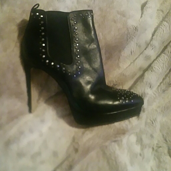 Michael Kors studded bootie - Picture 2 of 4